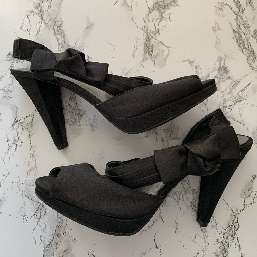 American Eagle heels